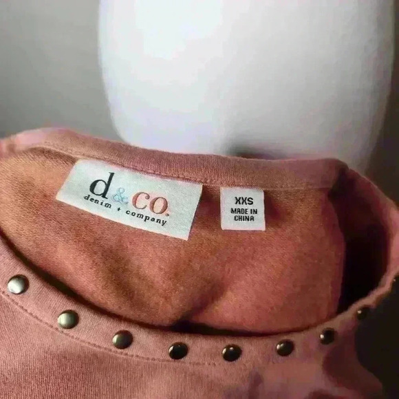 d&Co. Denim + Company pink long sleeve studded top size XXS - Picture 4 of 7